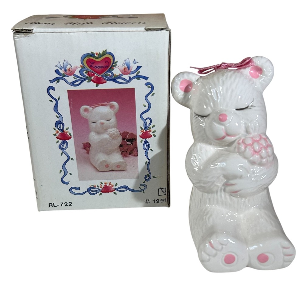 Leanord Co 1991 Ceramic White Bear Holding Pink Flowers Figurine With Pink‎ Bow